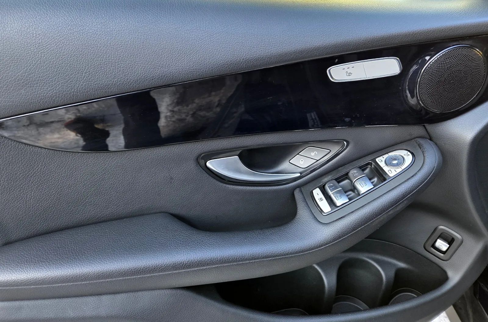 Mercedes Glc 220 D 2020 - detal 18