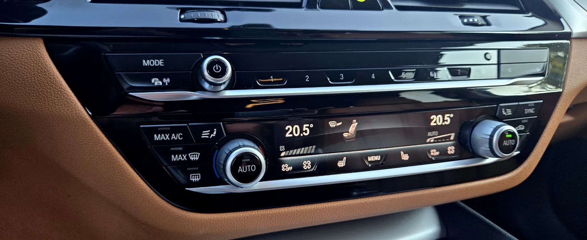 BMW Seria 5 520d Luxury Line 2022 - detal 28