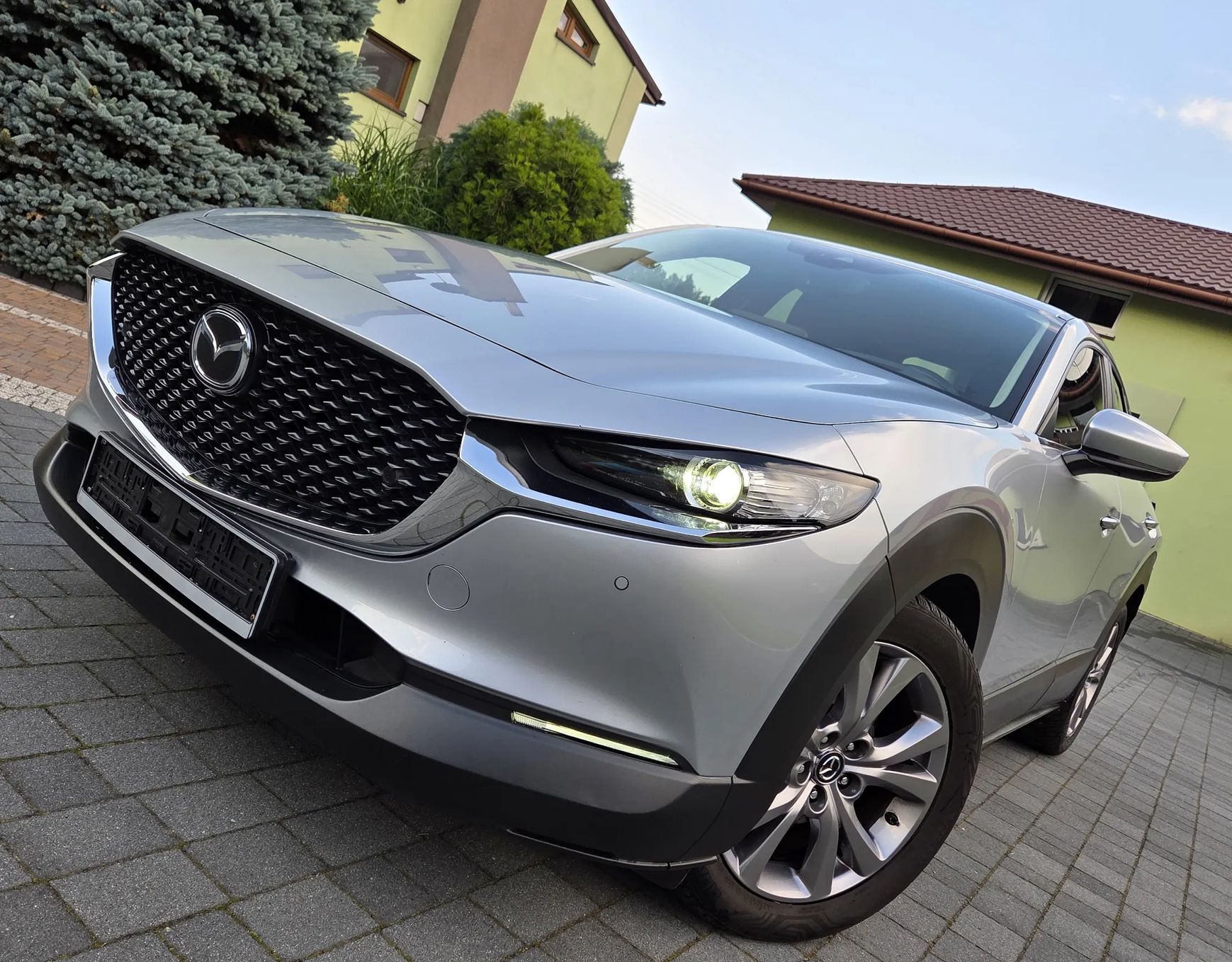 Tesla Cx 30 X 2 0 M Hybrid 2021 - przód/bok