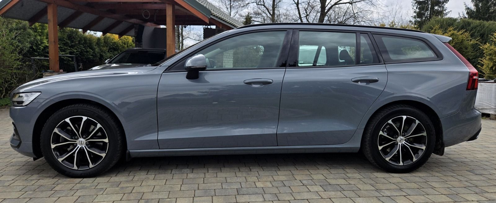 Volvo V60 B3 B Geartronic Momentum Pro 2022 - detal 18