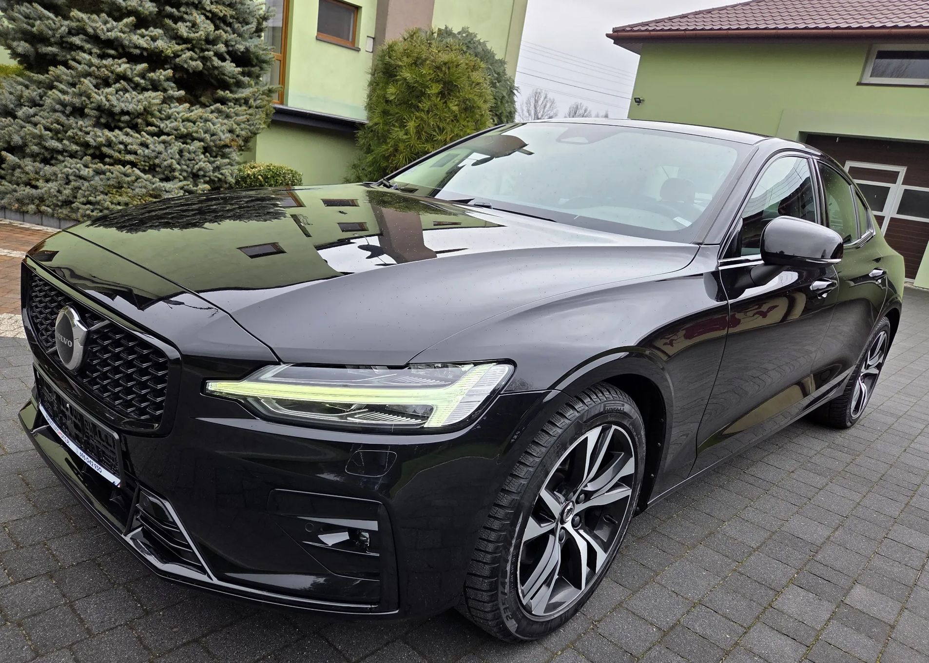 Volvo S60 B4 B Inscription 2023 - bok