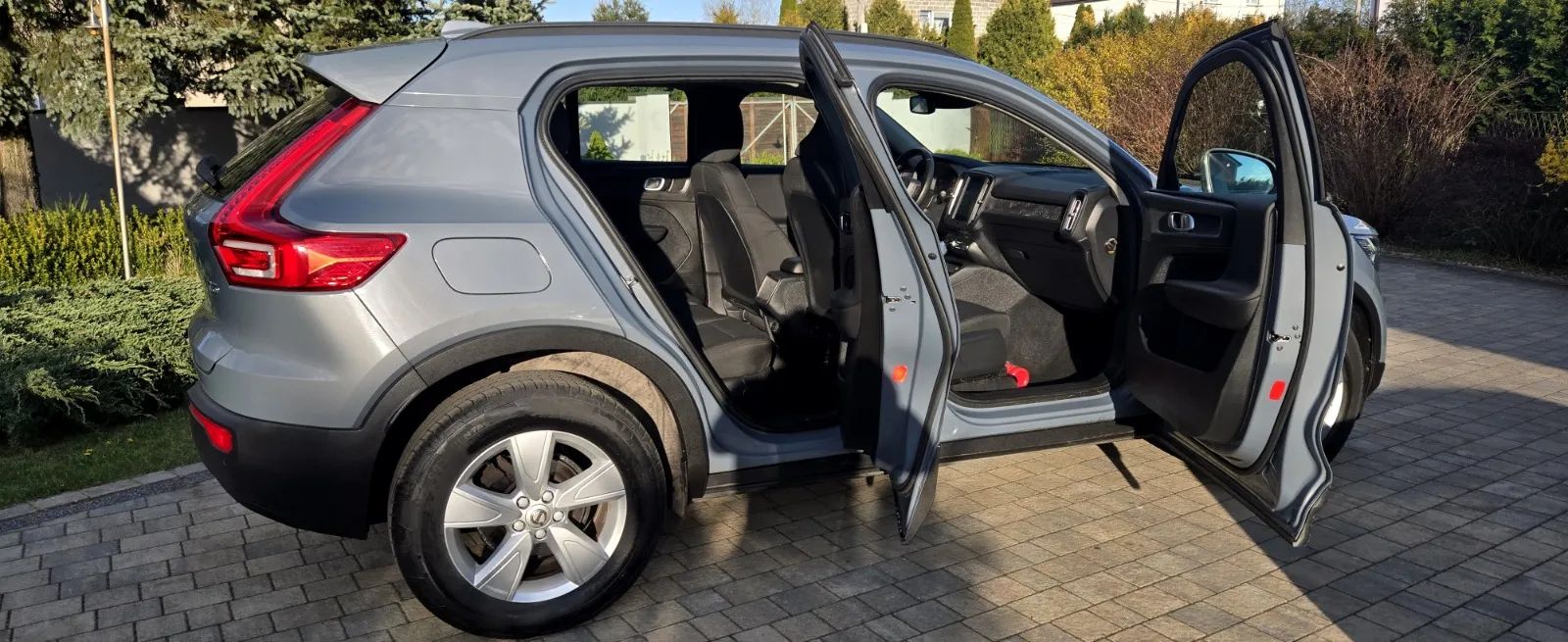 Volvo Xc 40 T3 Momentum Pro 2019 - dach