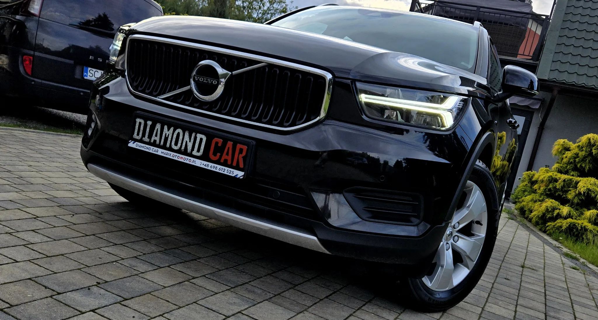 Volvo Xc 40 D3 Momentum Pro 2020 - przód/bok