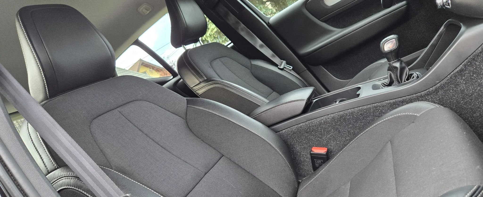 Volvo Xc 40 D3 Momentum Pro 2020 - detal 12
