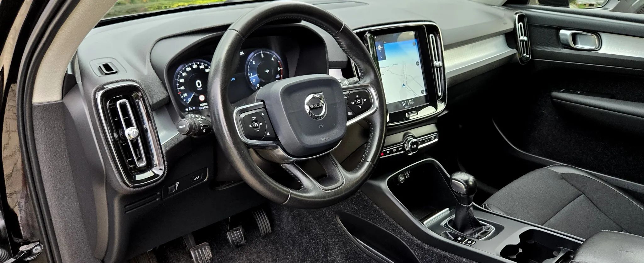 Volvo Xc 40 D3 Momentum Pro 2020 - detal 21
