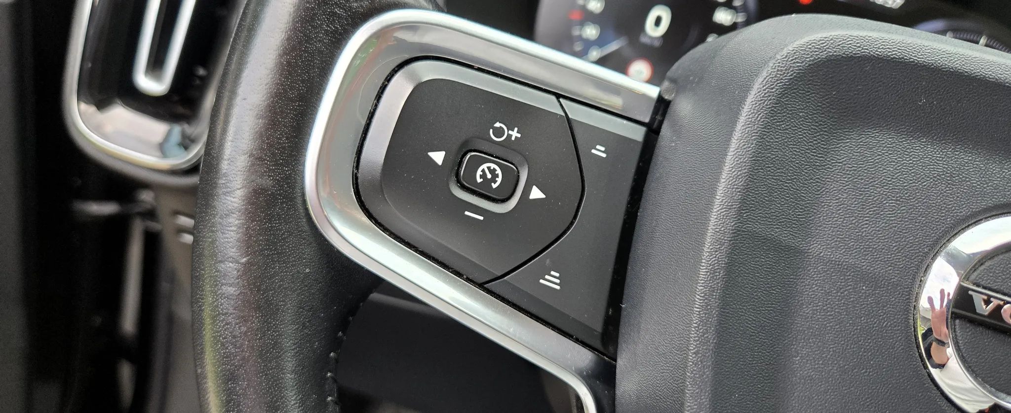 Volvo Xc 40 D3 Momentum Pro 2020 - detal 22