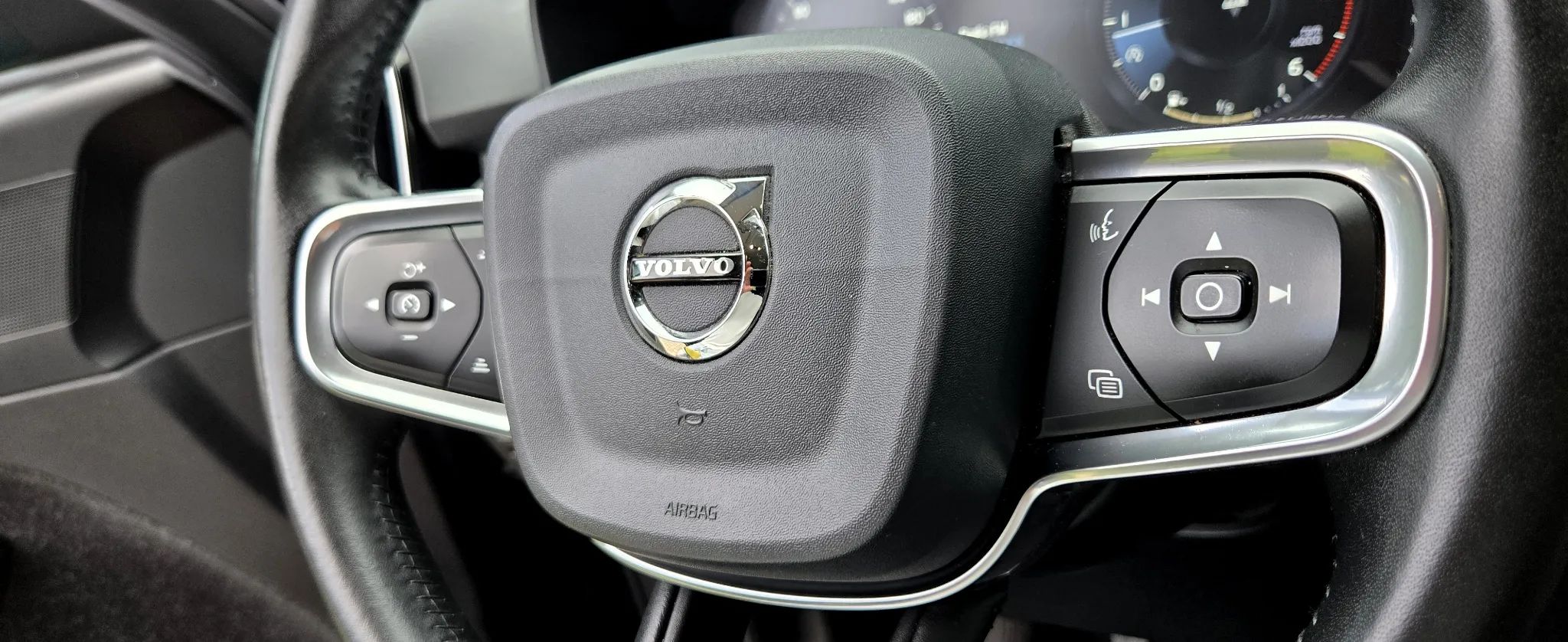 Volvo Xc 40 D3 Momentum Pro 2020 - detal 26