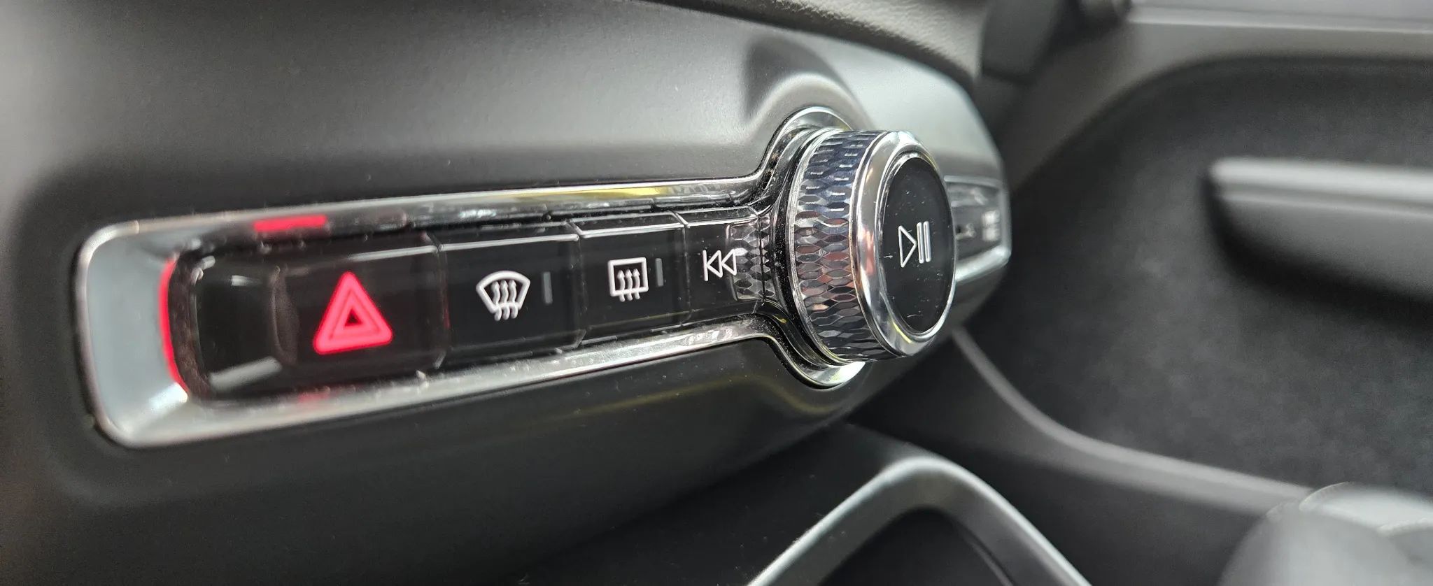 Volvo Xc 40 D3 Momentum Pro 2020 - detal 30