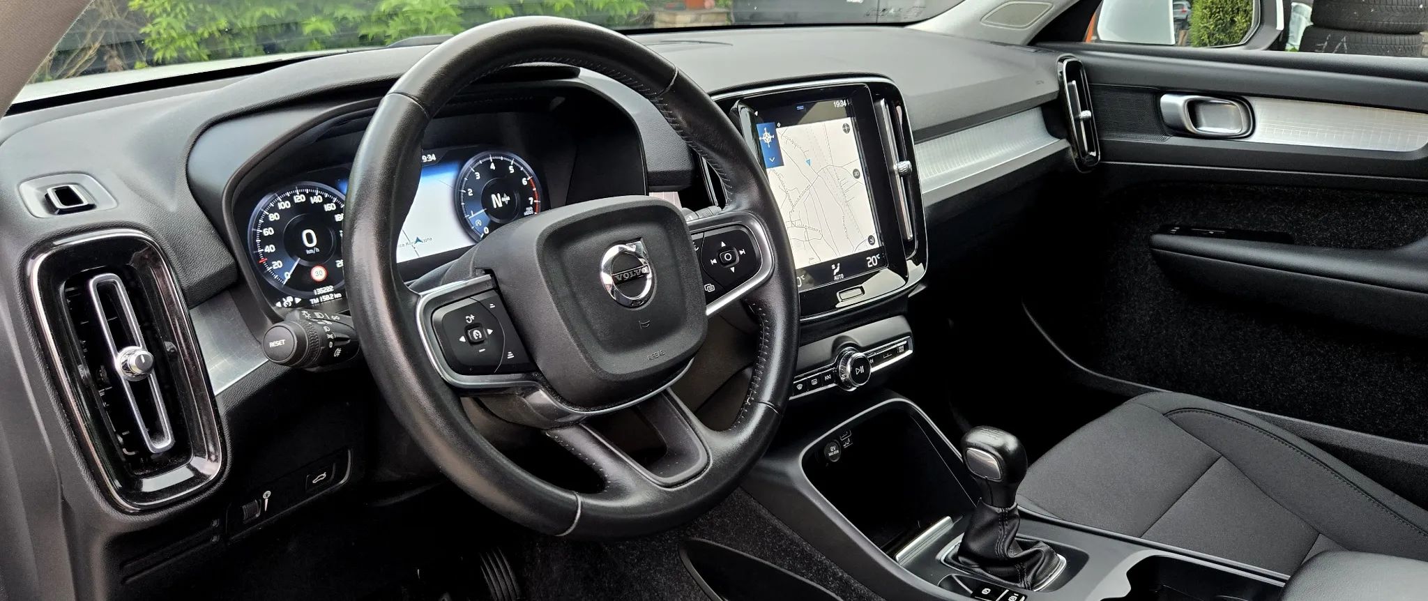 Volvo Xc 40 T3 Momentum Pro 2021 - detal 21