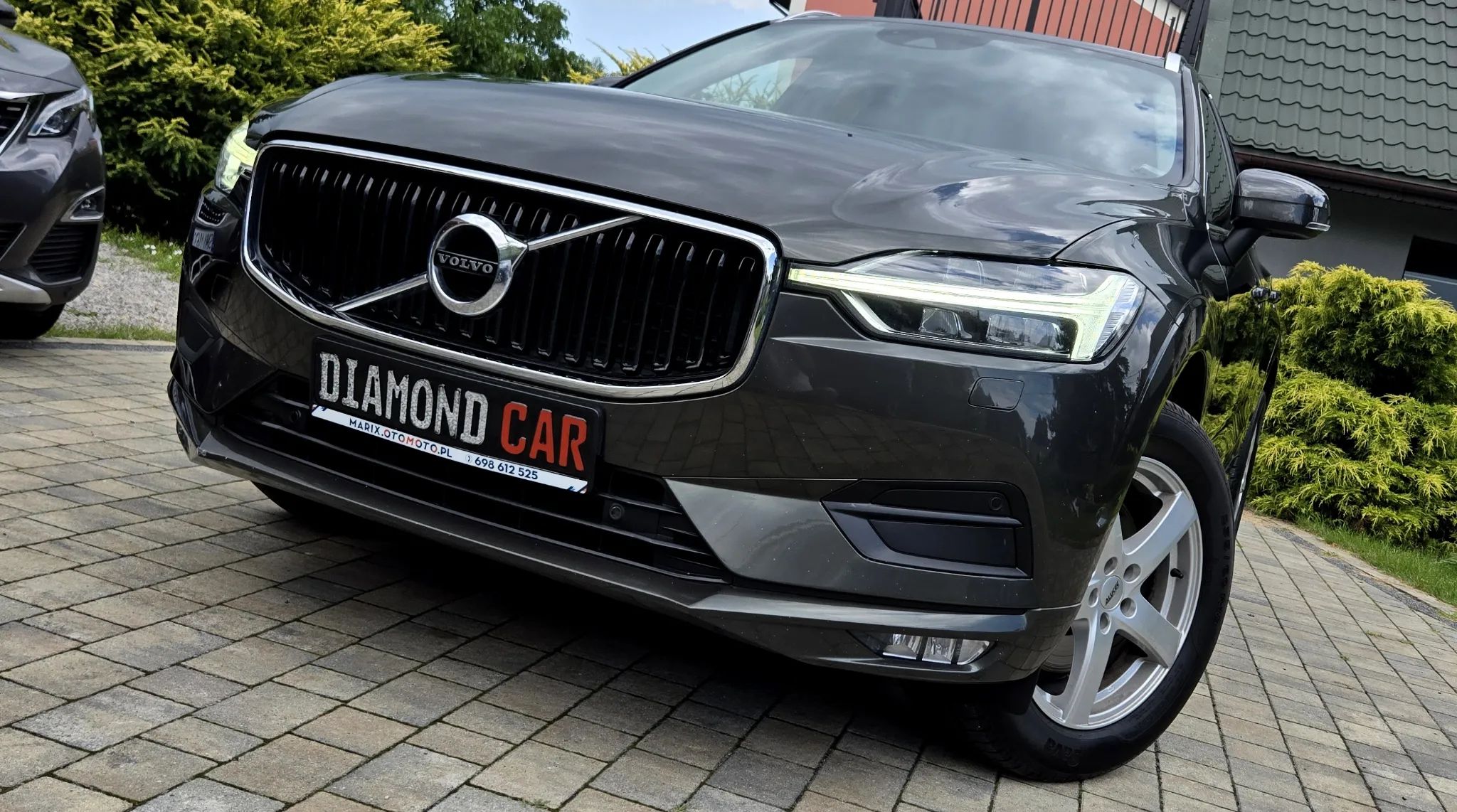 Volvo Xc 60 D4 Momentum Pro 2018 - przód/bok