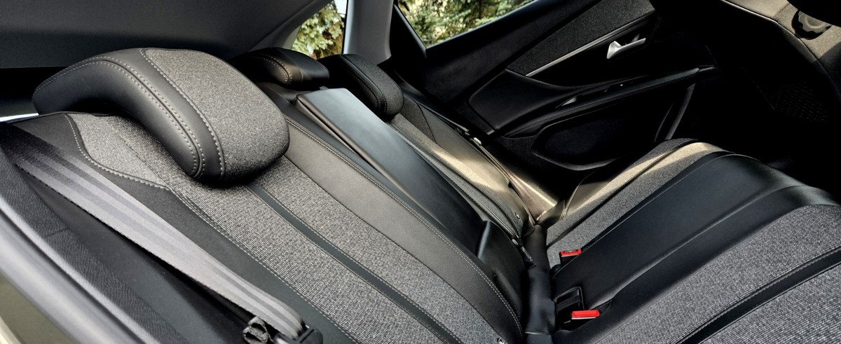 Peugeot 3008 BlueHDi 130 Stop & Start EAT8 Allure 2020 - dach